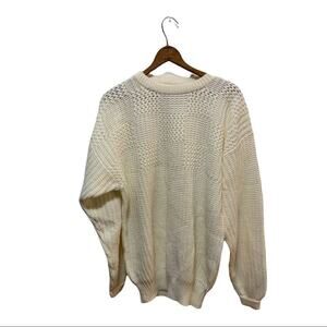 Vintage textured knit white campus sweater! Sz L in EUC!